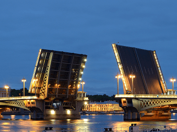 Разводной мост в Санкт-Петербурге