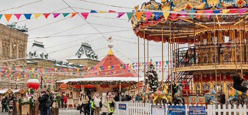 Новогодние карусели на Красной Площади