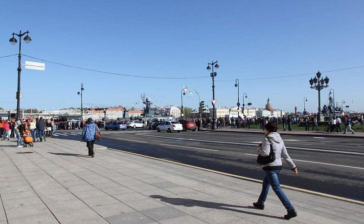 Петербуржцы отмечают день ВМФ