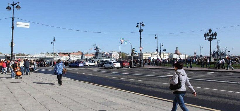 Петербуржцы отмечают день ВМФ