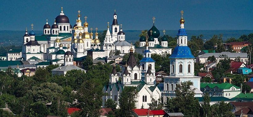 Главные церкви города Арзамаса в одном кадре