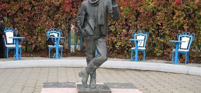 Памятник Остапу Бендеру Элиста
