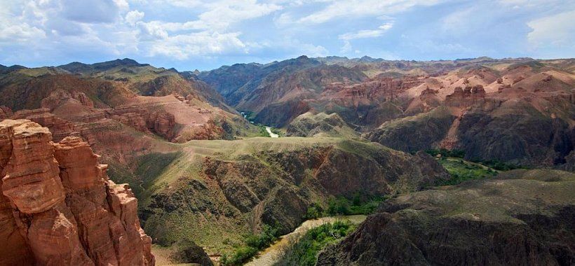 Живописный вид на Чарынский каньон