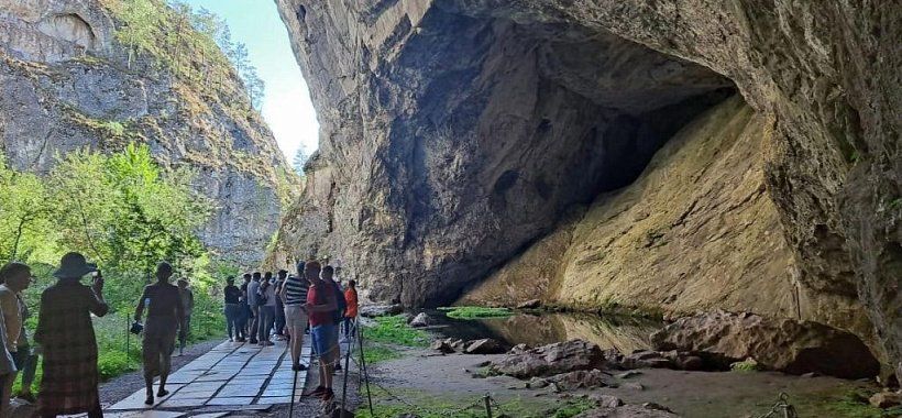 Вход в пещеру Шульган-Таш