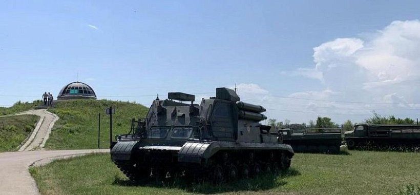 Экспонат танк в парке Сахарова