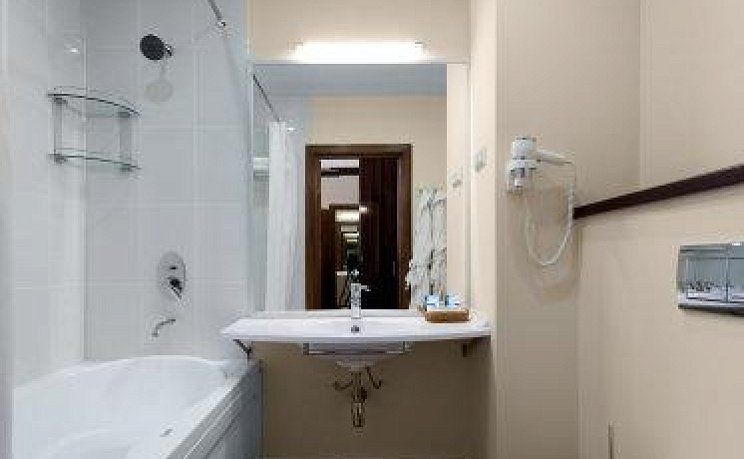 Туалет и душ в номере арт-отель Волжский