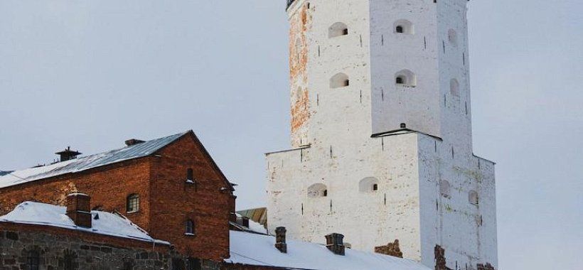 Старый замок в Выборге зимний вид