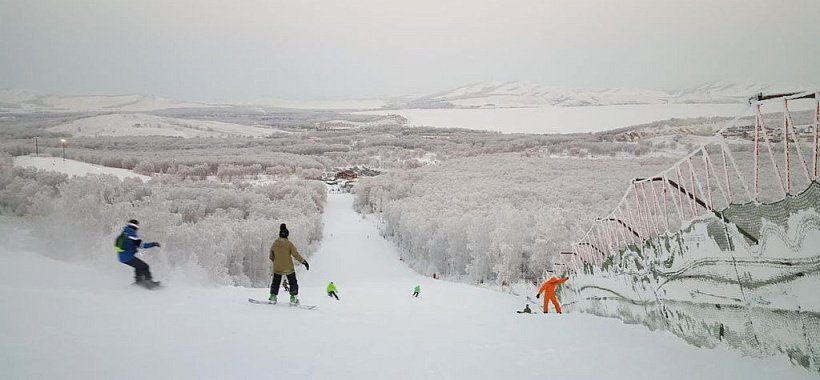 Вид на озеро Якты Куль со склона