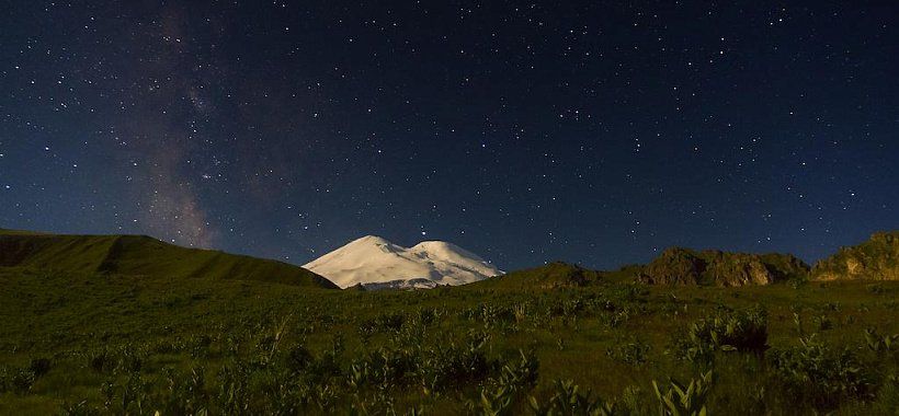 Ночной Эльбрус