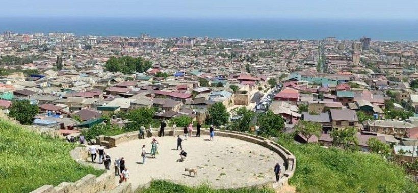 Вид на Каспийское море в Дербенте